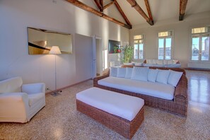 Apartment, 2 Bedrooms | 2 bedrooms, free WiFi