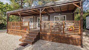 Superior Family Mobile Home, 2 Bedrooms,  Terrace, Ground Floor | Front of property