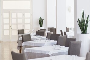 Lunch and dinner served, Italian cuisine - Hotel Prestigio (Cervia)