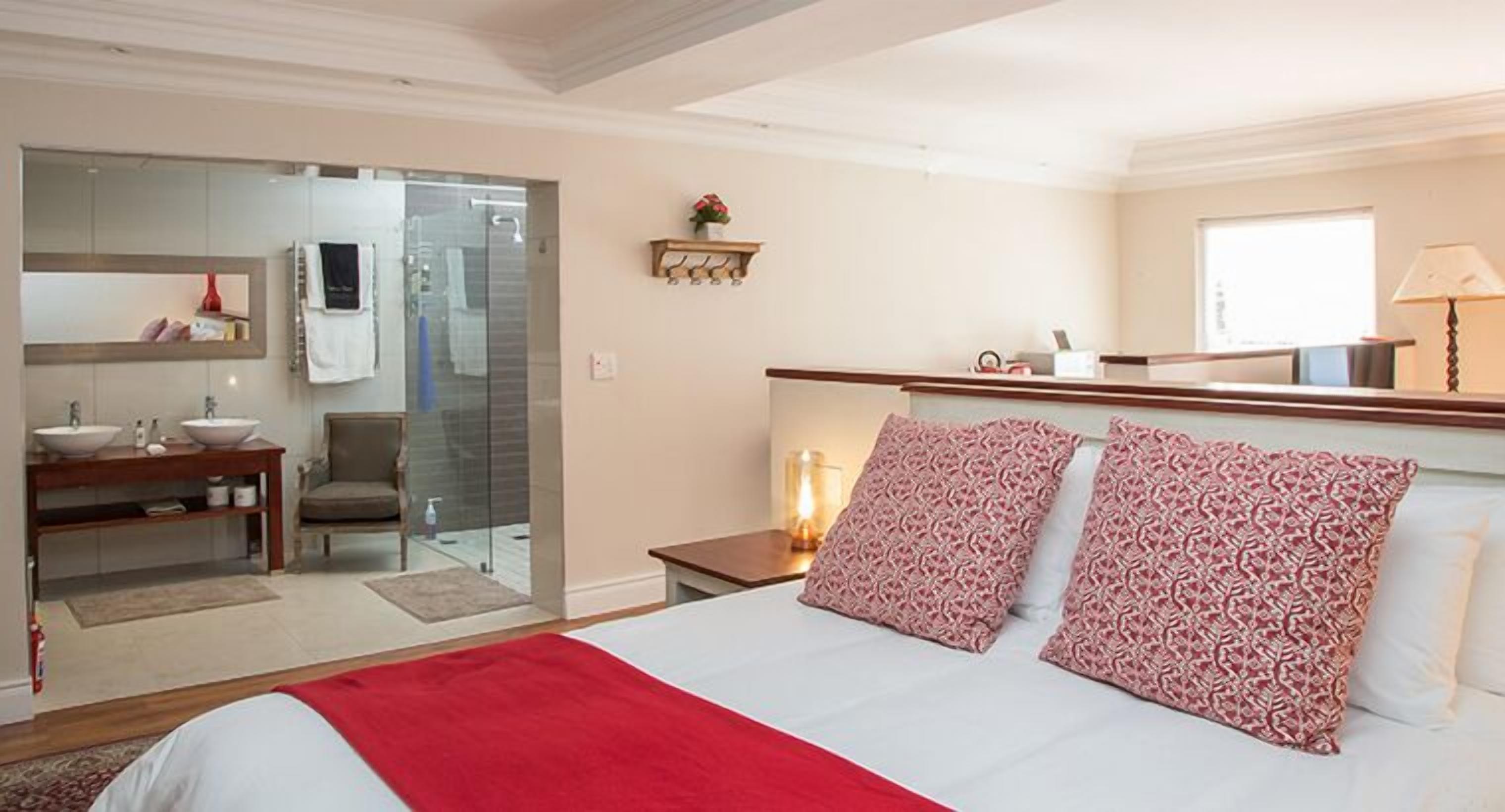 Luxury Suite (Chestnut) | Premium bedding, pillowtop beds, minibar, in-room safe