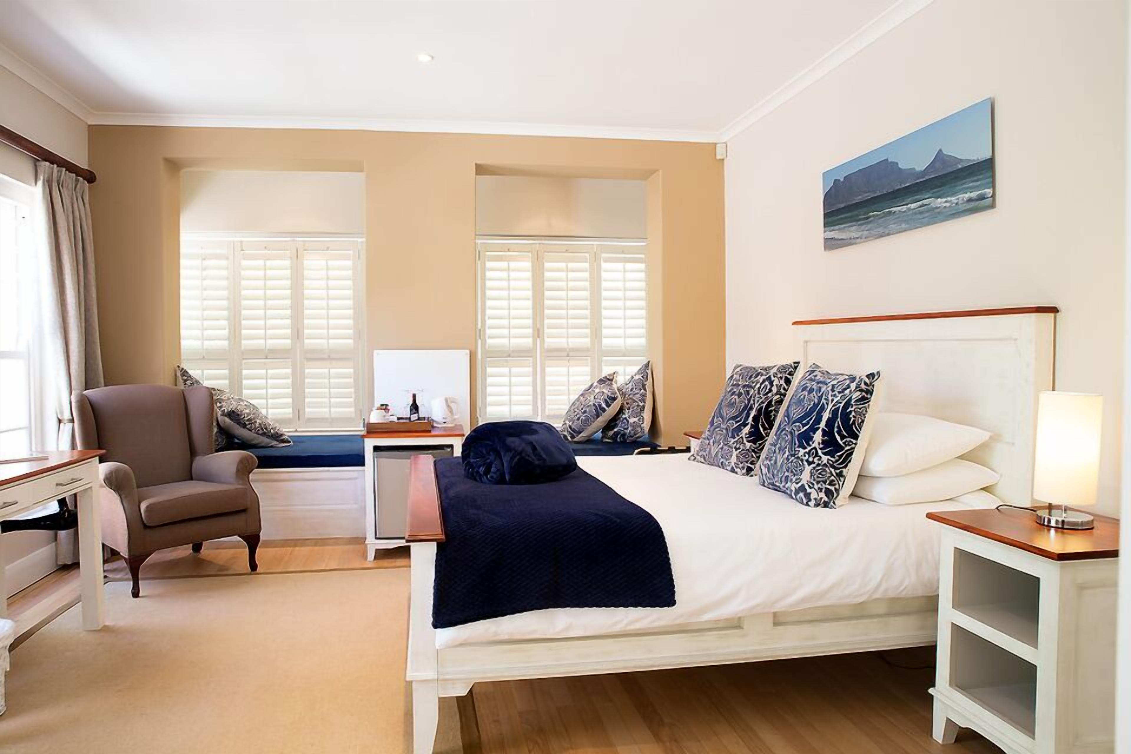 Standard Room (Oak) | Premium bedding, pillowtop beds, minibar, in-room safe