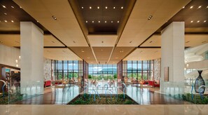 Lobby - HUALUXE Kunming by IHG (Kunming)