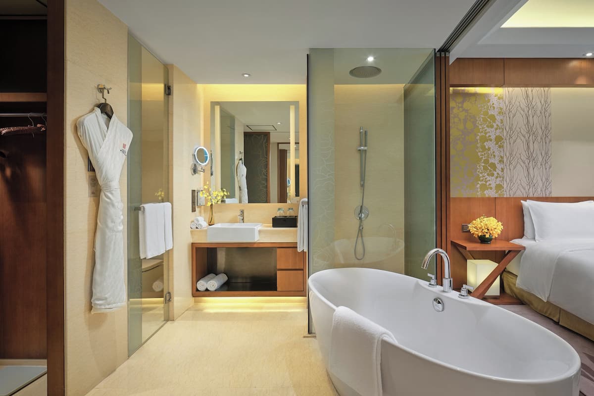 Shower, hair dryer, bathrobes, slippers