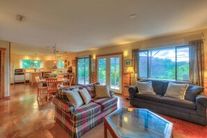 House, 5 Bedrooms | Living area | TV, fireplace