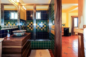 Bathroom - Imperius Rex Villa (Placencia)