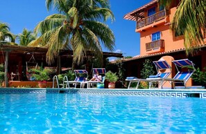 2 outdoor pools, pool loungers - Costa Linda Beach  (Paraguachi)