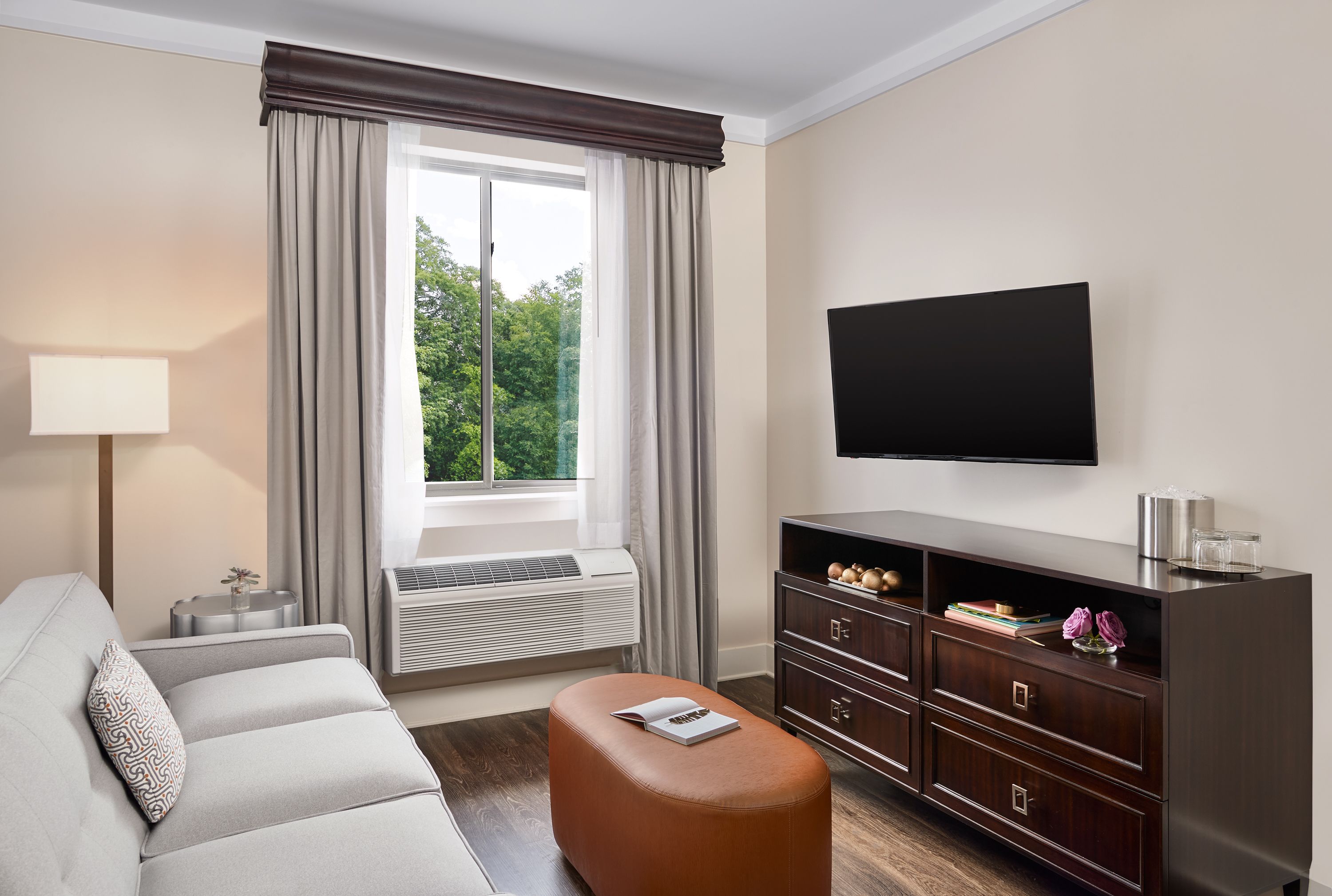 king room | living area | flat-screen tv