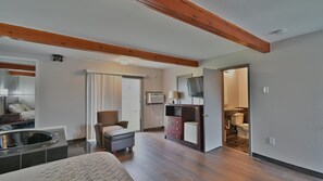 Exclusive Room, 1 King Bed, Jetted Tub