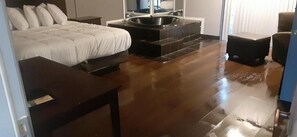 1 bedroom, desk, bed sheets