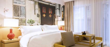 Standard Double Room | Minibar, in-room safe, desk, soundproofing