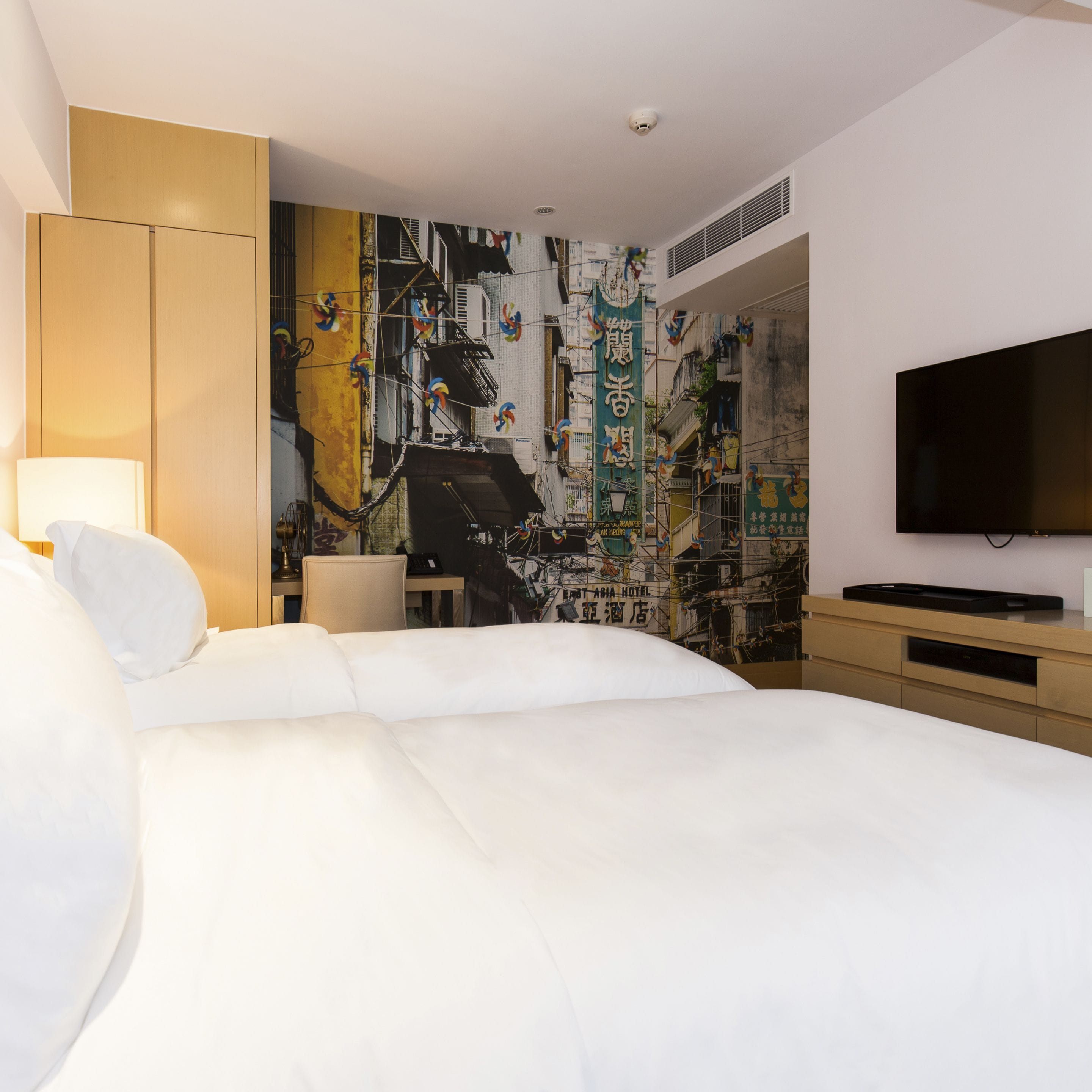 standard triple single room	 | minibar, in-room safe, desk, soundproofing