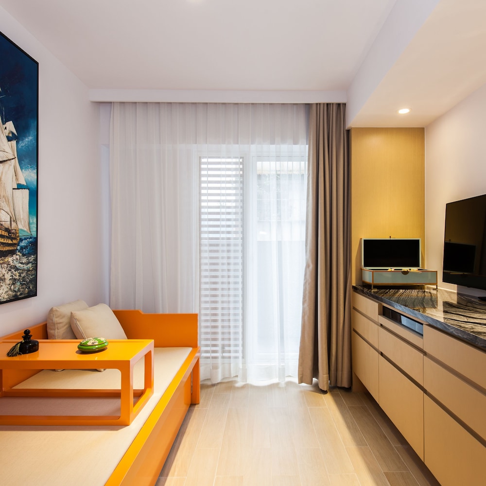 Caravel Hotel by null