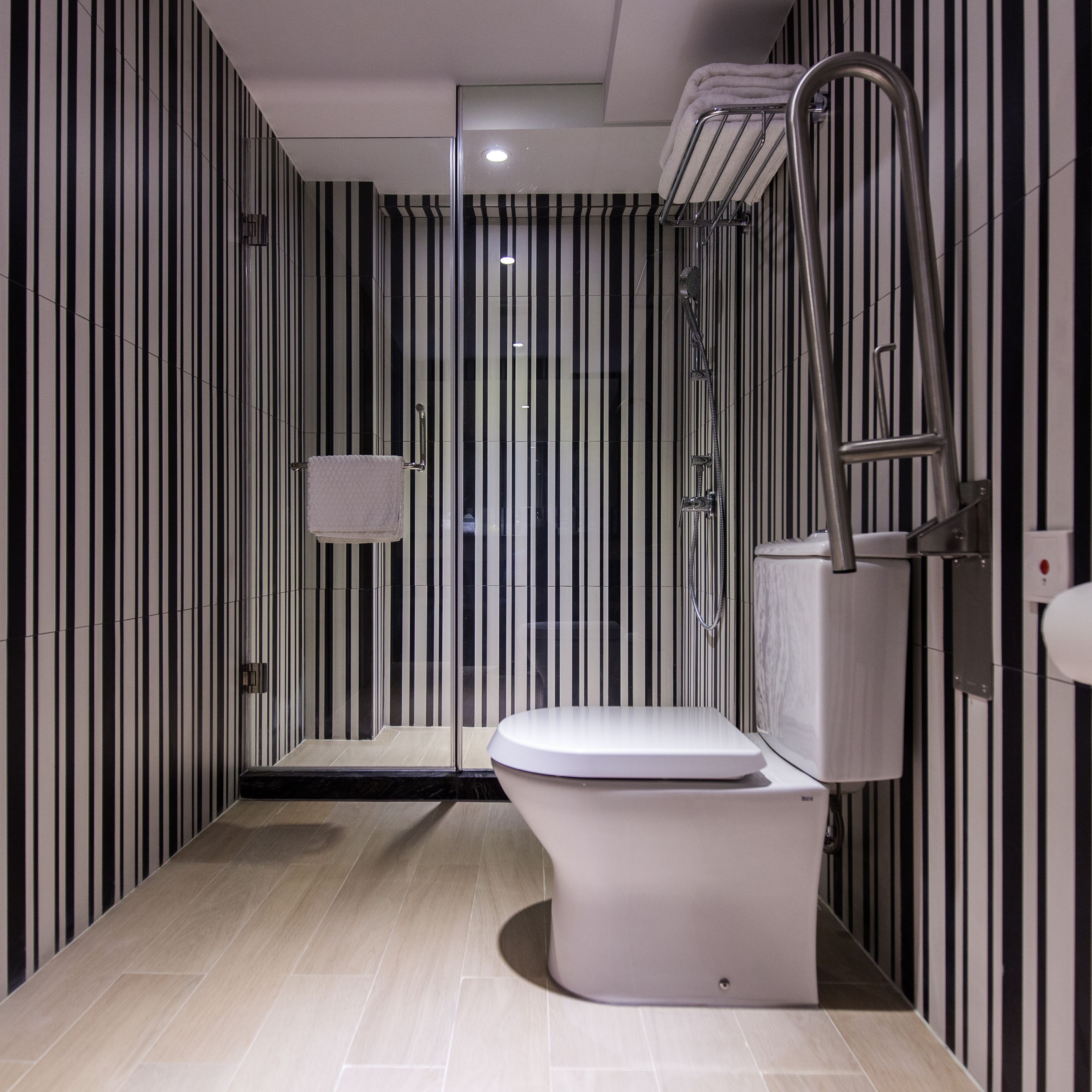 standard double room | minibar, in-room safe, desk, soundproofing