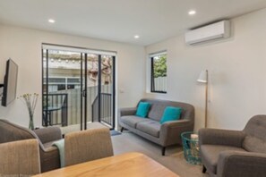 Living area - 110 Hampden Apartments (Battery Point)