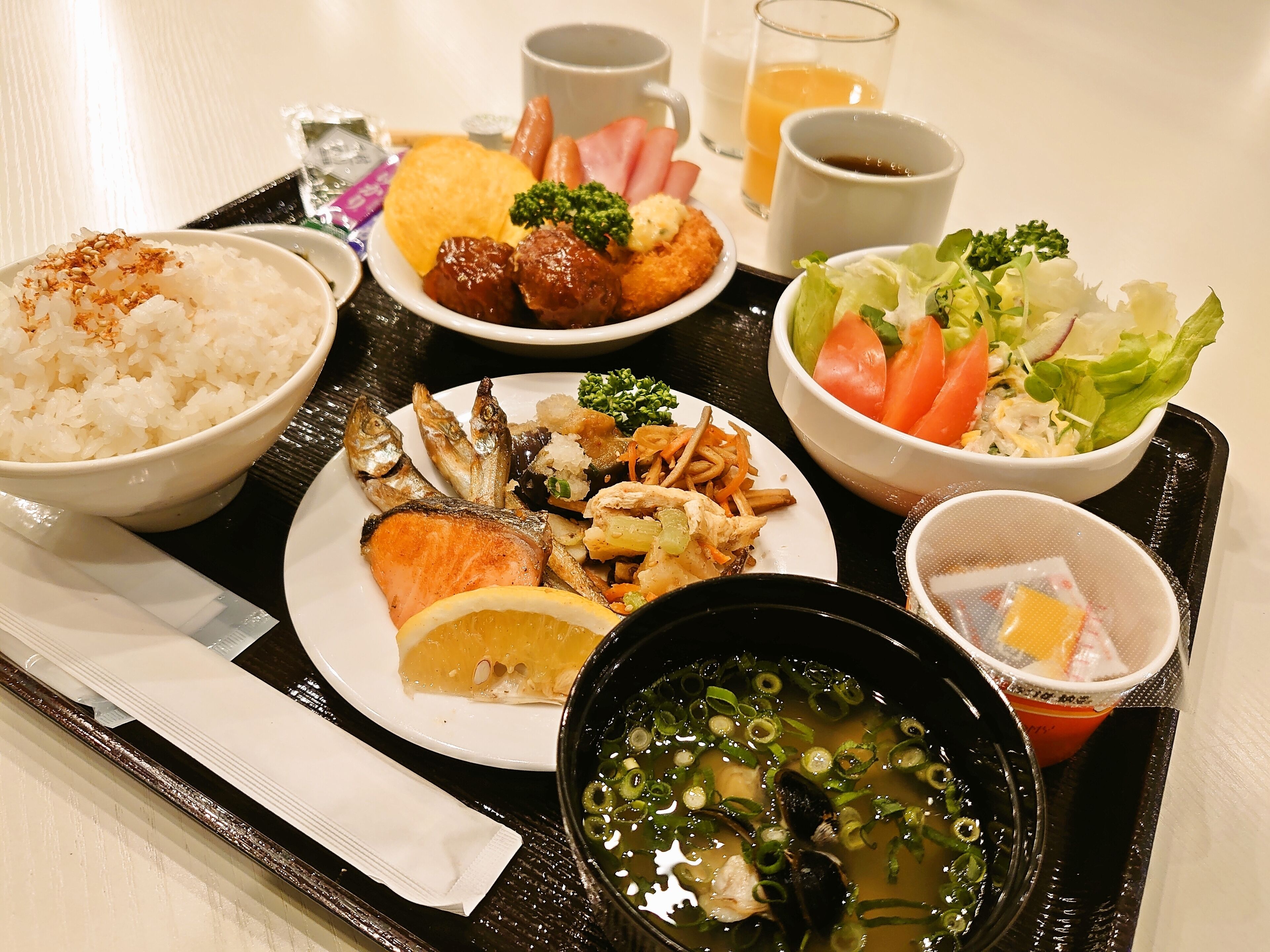 Daily buffet breakfast for a fee