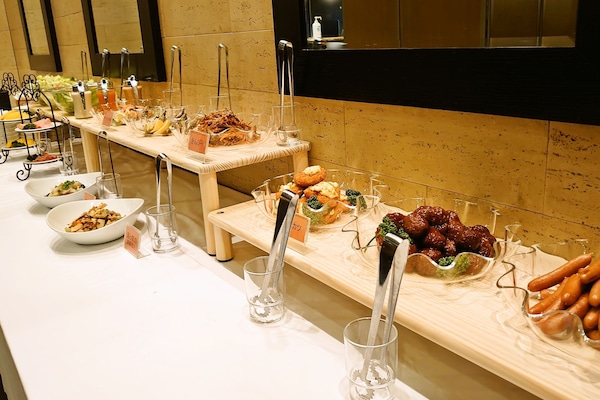 Daily buffet breakfast for a fee