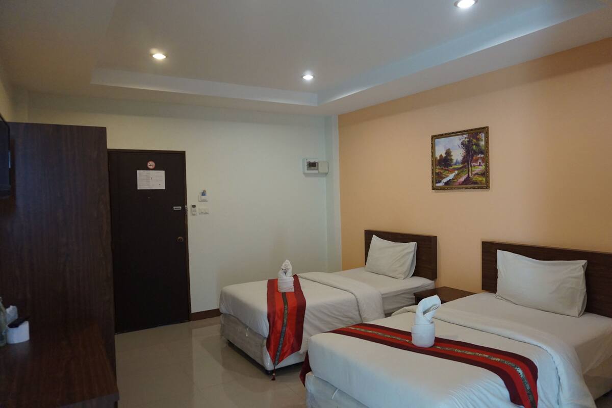 Standard Twin Room