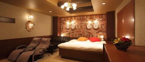 Double Room | Desk, free WiFi, bed sheets