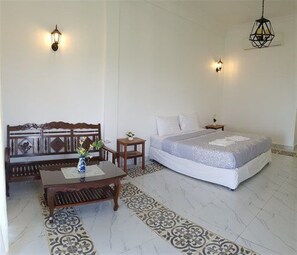 Triple Room | In-room safe, free WiFi - La Fortress Boutique Hotel (Kep)