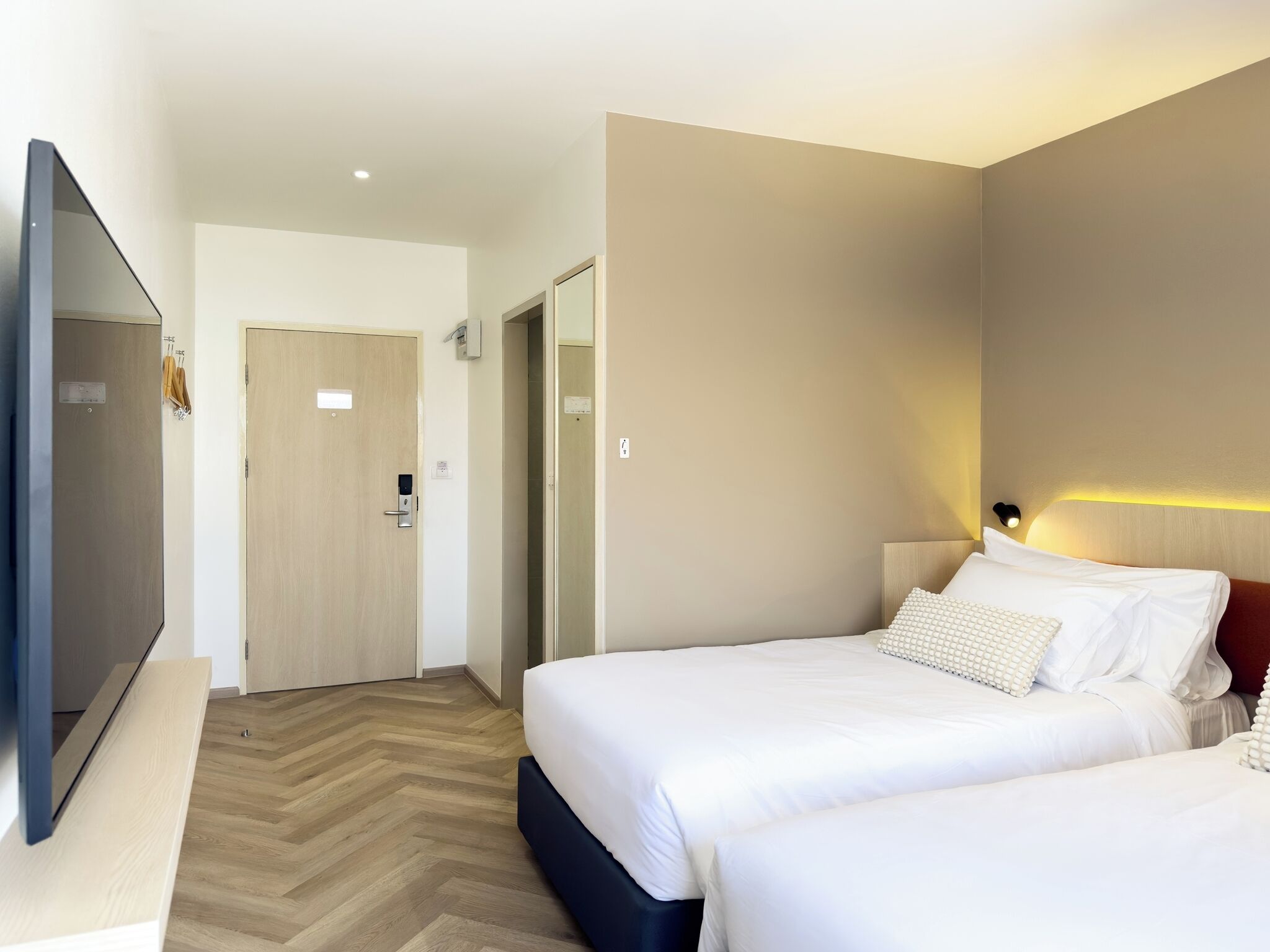 Superior 2 Single Beds | Skrivebord for bærbar PC, blendingsgardiner og wi-fi (inkludert)