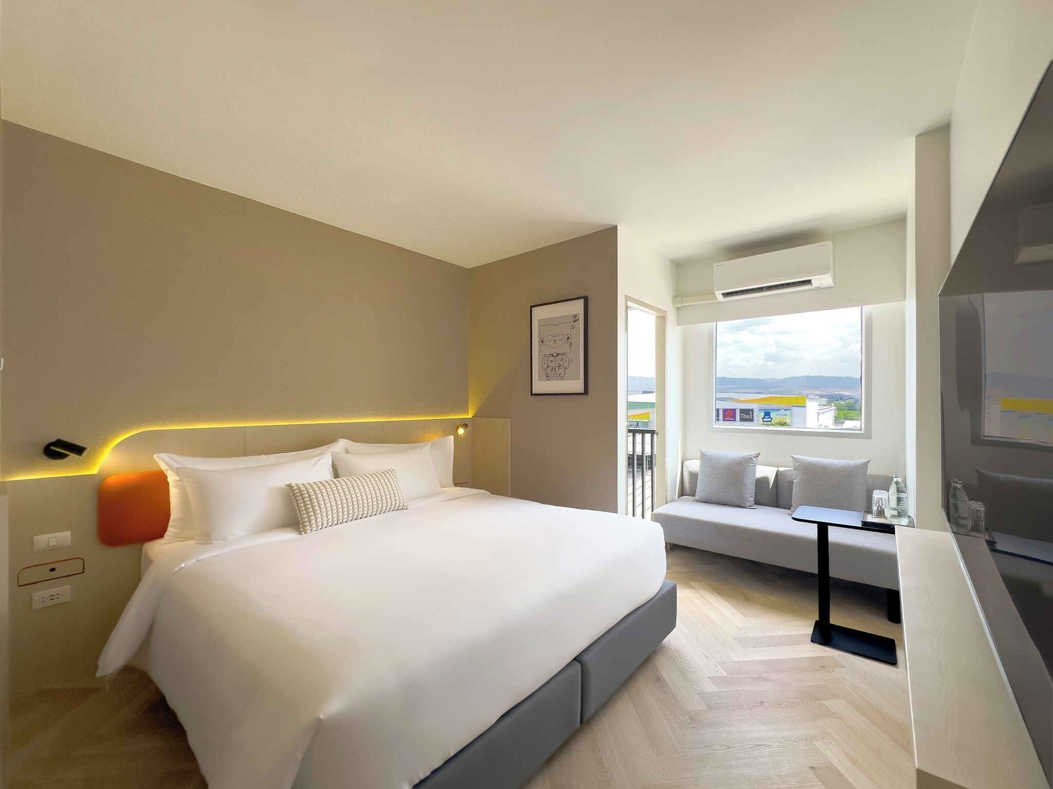 Superior 1 Double Bed | Laptop workspace, blackout drapes, free WiFi, bed sheets