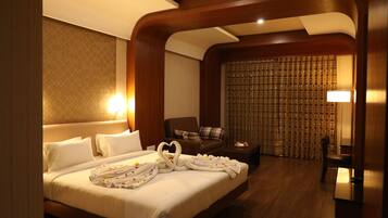 In-room safe, desk, soundproofing, iron/ironing board