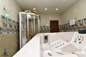 Sauna - Hotel The Grand Mamta (Srinagar)
