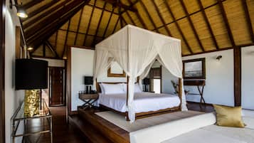 Vila superluxo (Beach) | Frigobar, cofres nos quartos, individualmente mobiliados, escrivaninha