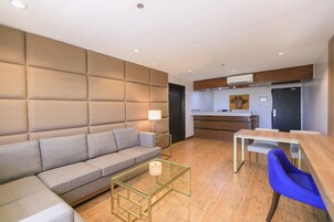 Premier Tower - Presidential Suite | Living area | Flat-screen TV