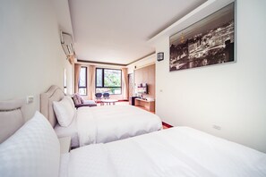 Garden View Quadruple Room | Blackout drapes, free WiFi, bed sheets - Moonlake B&B-58 (Yuchi)