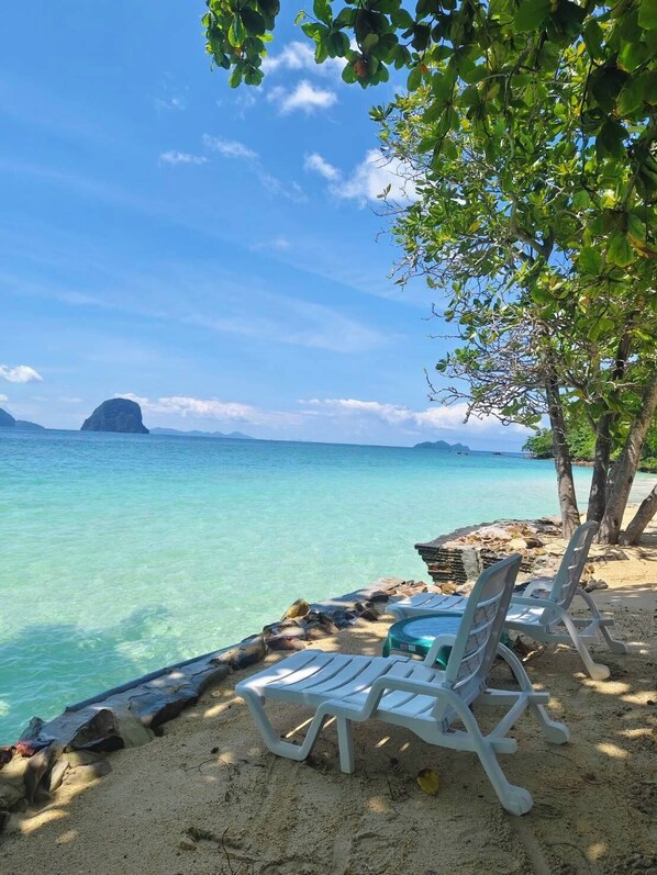 On the beach - Koh Ngai Resort Trang (Ko Lanta)