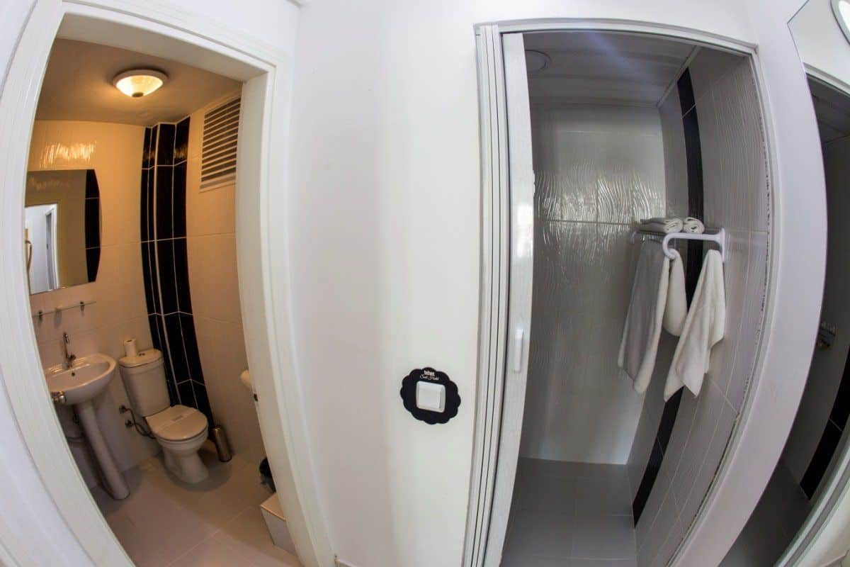 shower, free toiletries, hair dryer, slippers