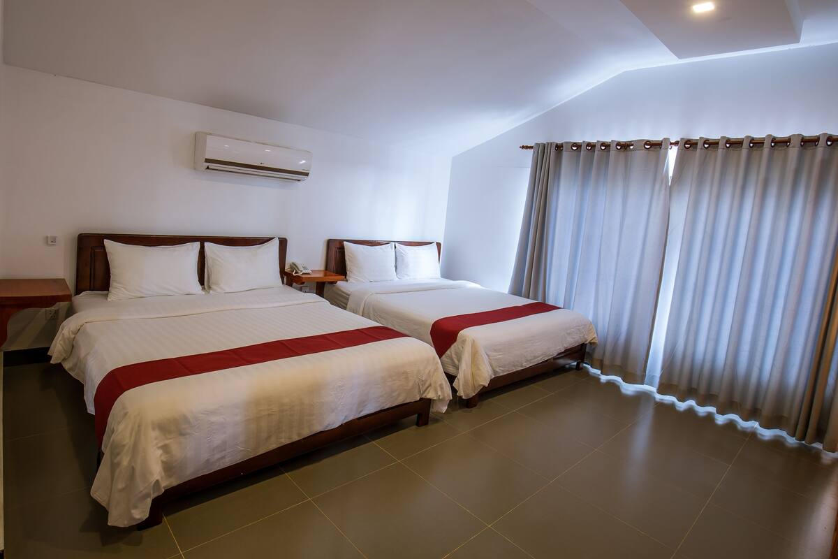 Superior Apartment, Multiple Beds, Garden View | Minibar, in-room safe, desk, WiFi (free)