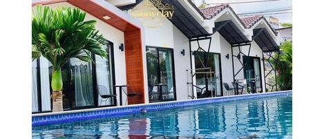Outdoor pool, pool loungers