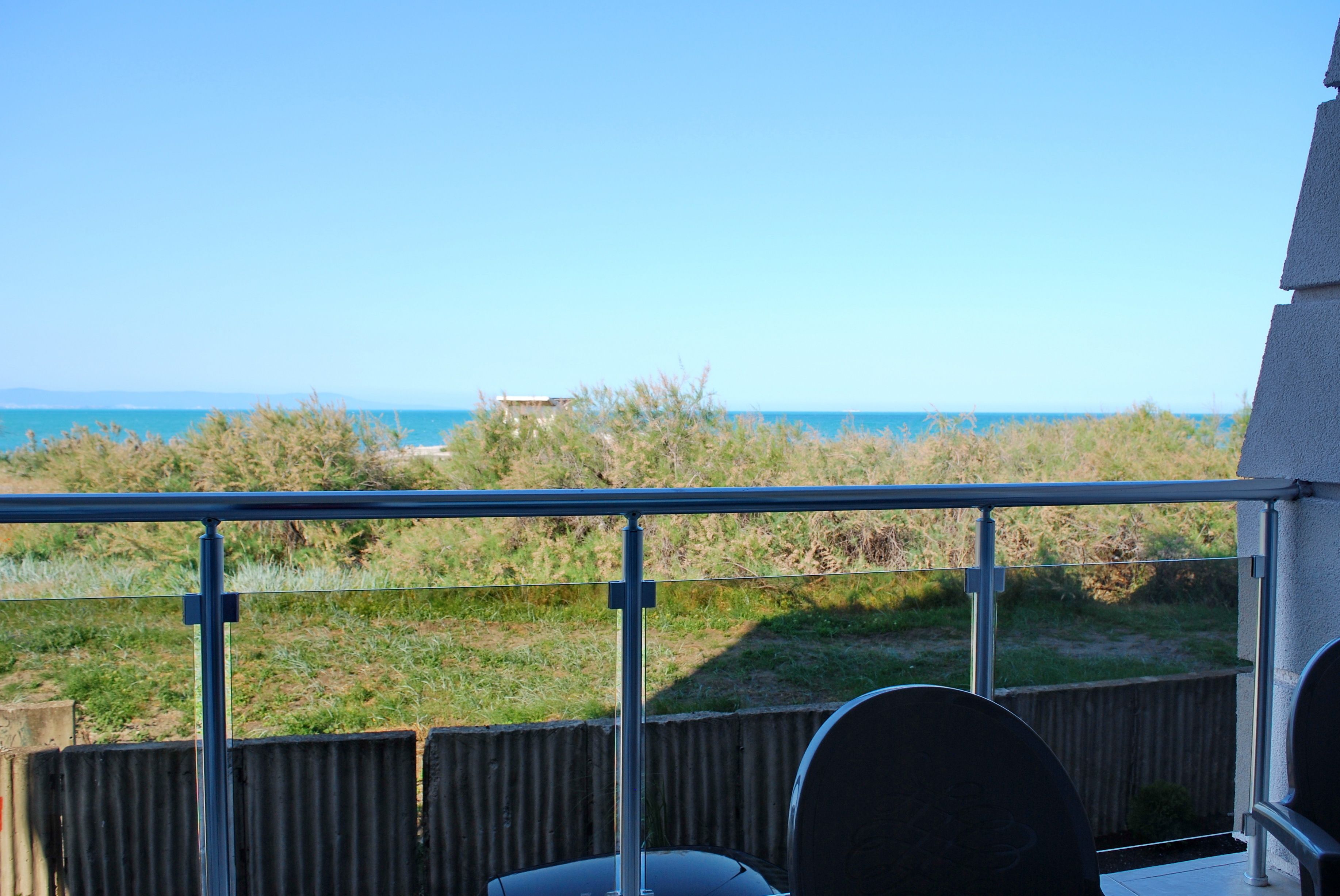 Appartement, 1 chambre, vue mer, en bord de plage | Literie de qualité supérieure, coffres-forts dans les chambres, bureau