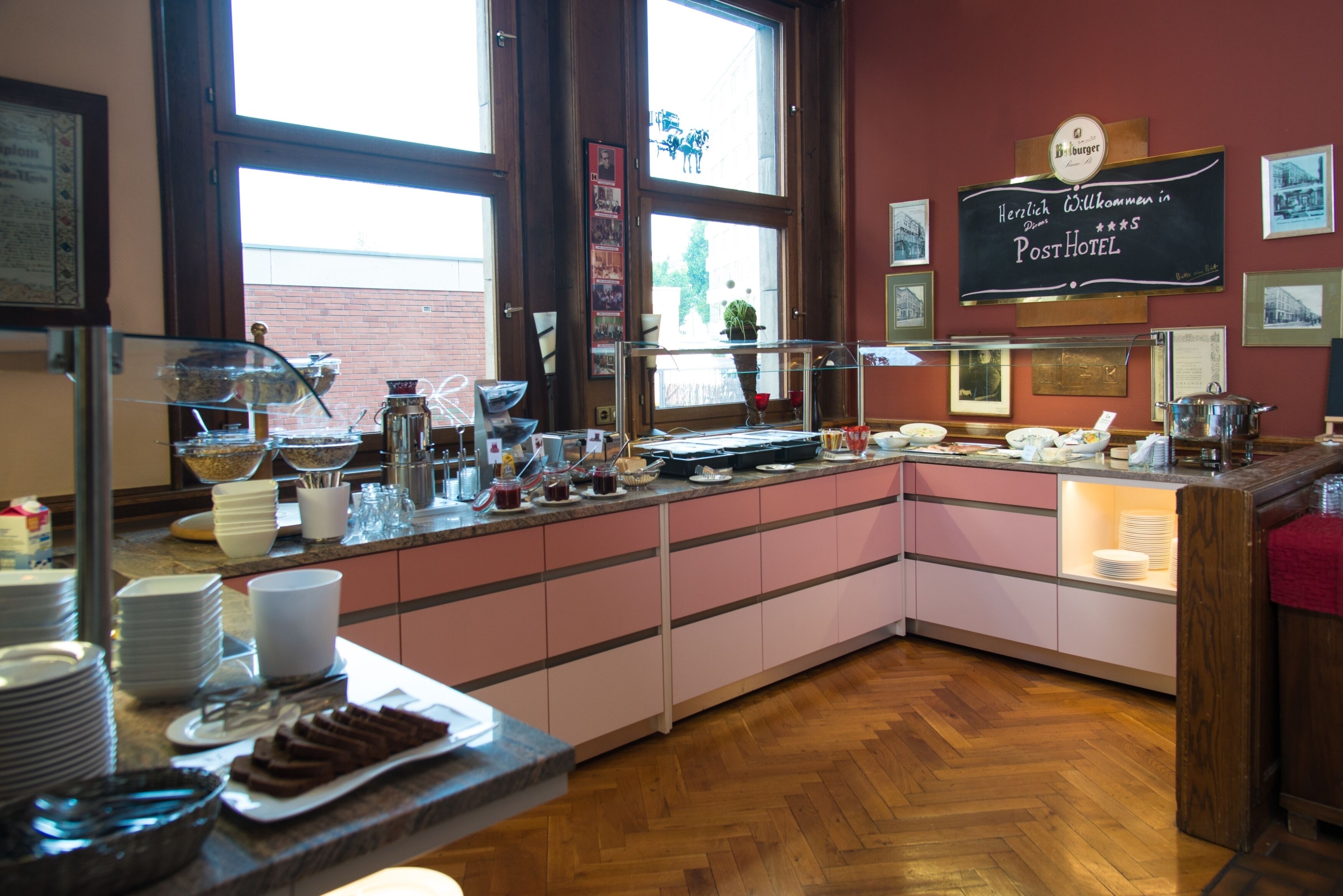 daily buffet breakfast for a fee