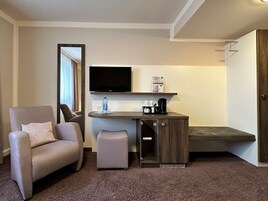 Double Room Compact | Desk, soundproofing, bed sheets