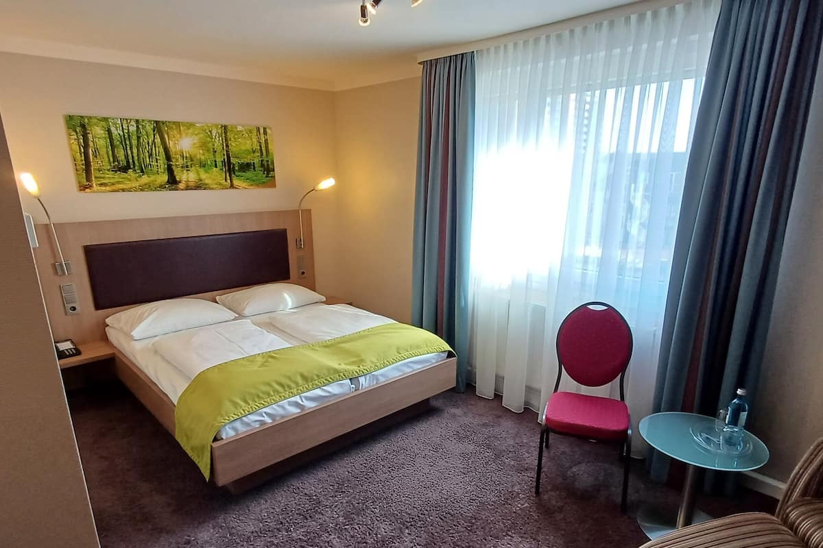 Chambre Double Classique | Bureau, chambres insonorisées, draps fournis