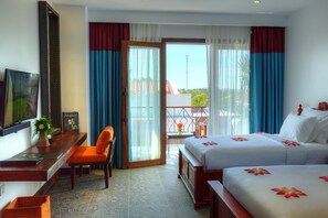 Premier-Zweibettzimmer, 2Â Einzelbetten, Poolblick | 1 Schlafzimmer, hochwertige Bettwaren, Daunenbettdecken