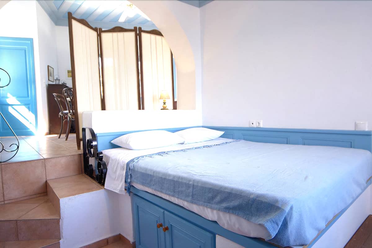 Apartment, Sea View | Soundproofing, iron/ironing board, free cribs/infant beds, free WiFi