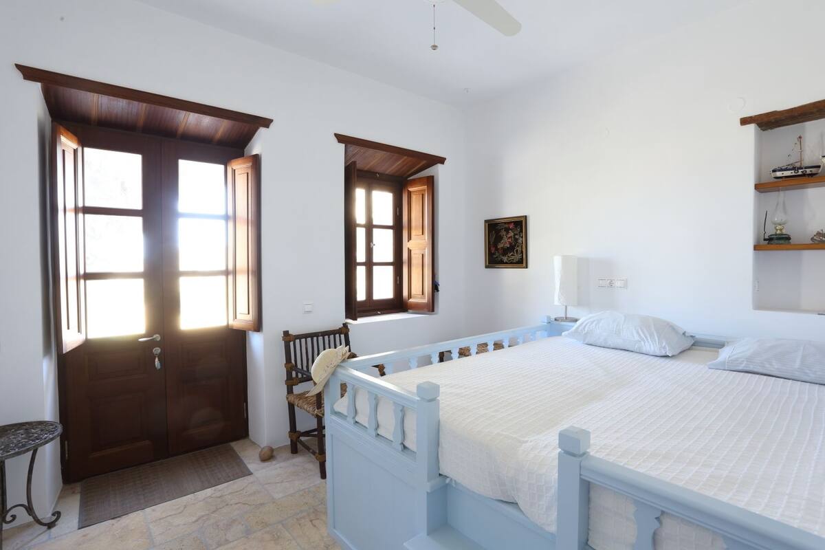 Soundproofing, iron/ironing board, cribs (free), WiFi (free)