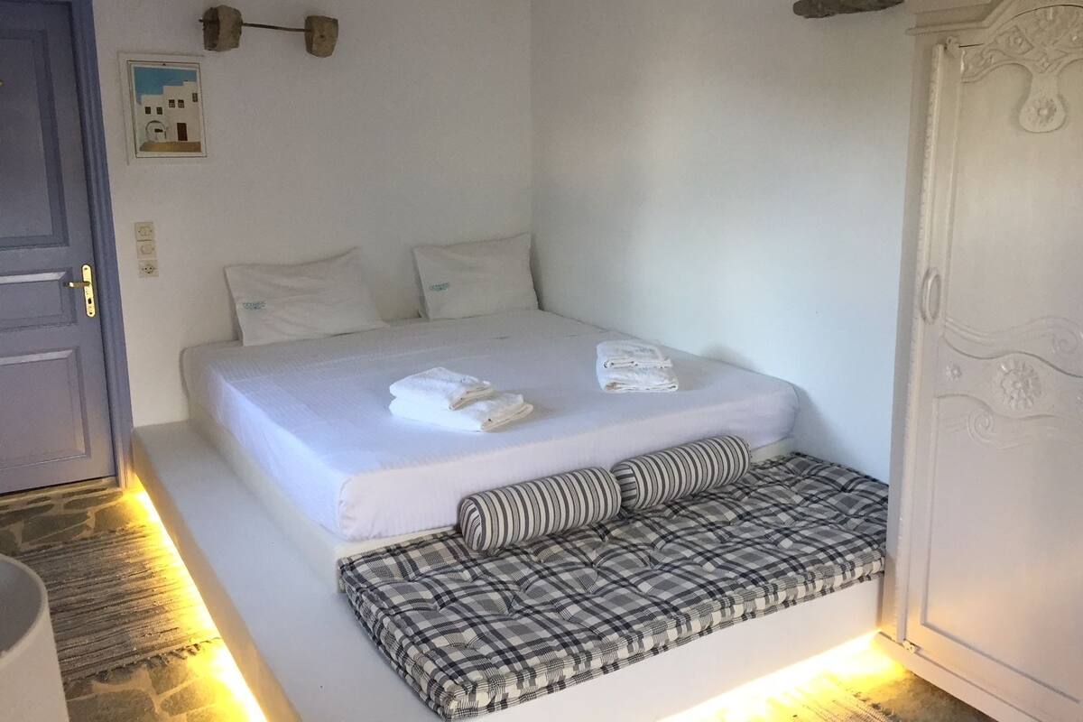 Soundproofing, iron/ironing board, cribs (free), WiFi (free)