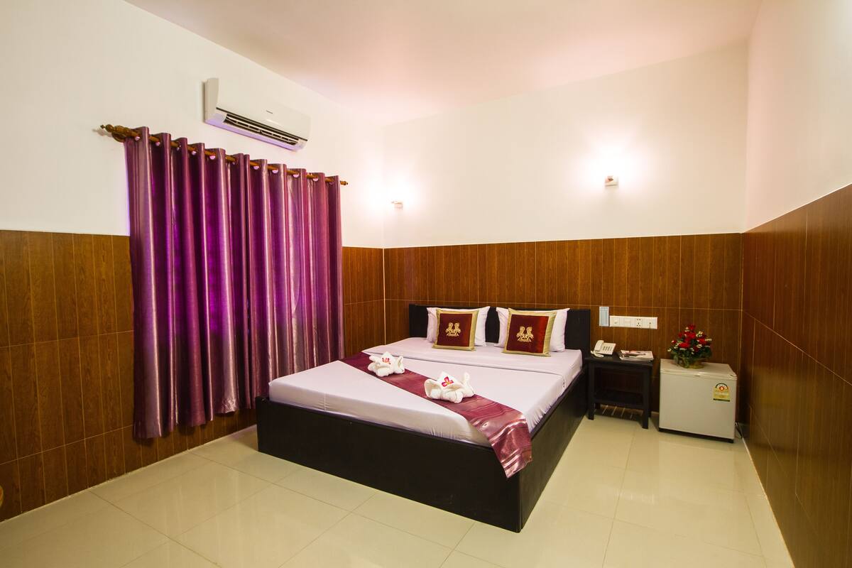 Standard Double Room | Desk, soundproofing, WiFi (free), bed sheets