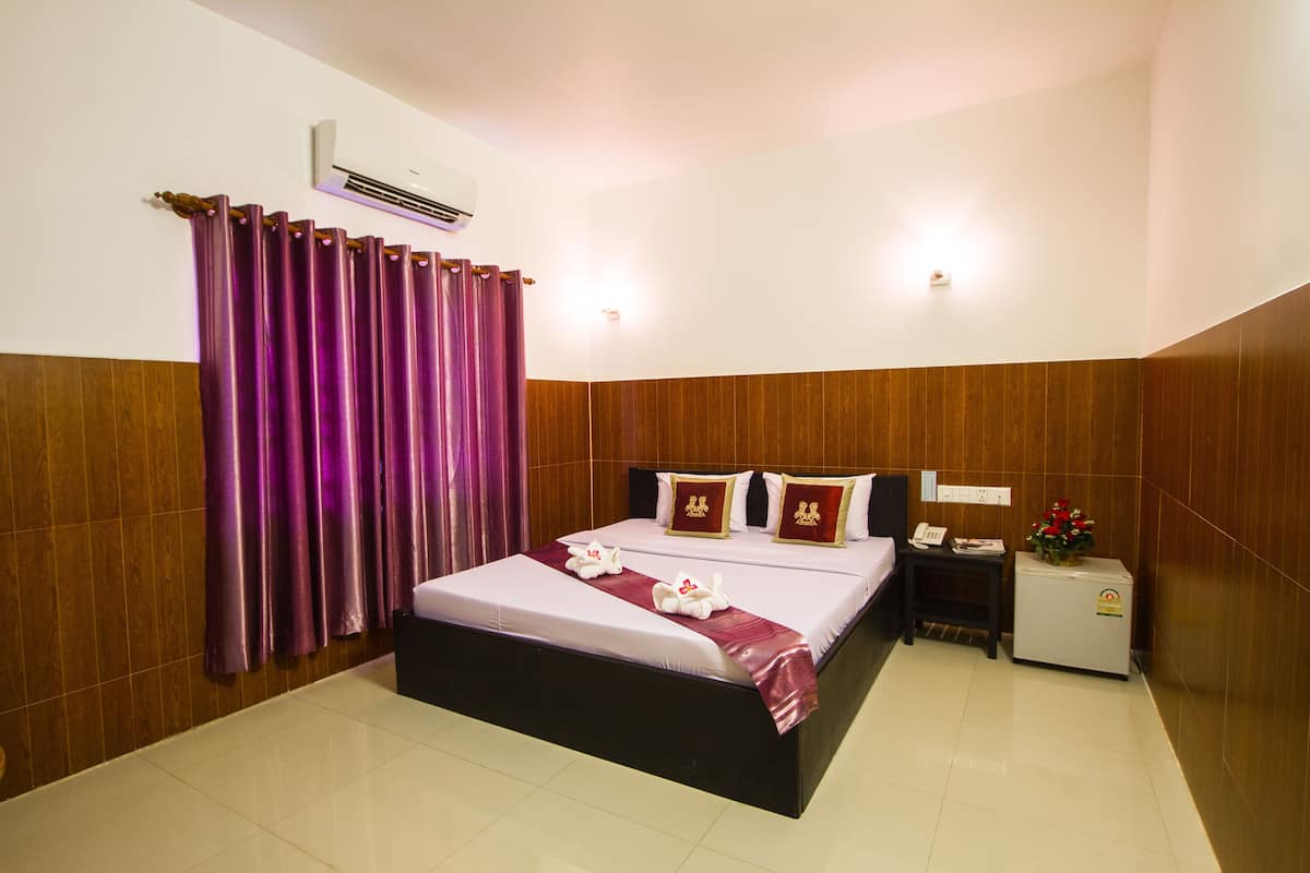 Standard Double Room | Desk, soundproofing, free WiFi, bed sheets