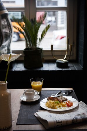 Daily buffet breakfast for a fee - ONNO Boutique Hotel & Apartments (Rendsburg)