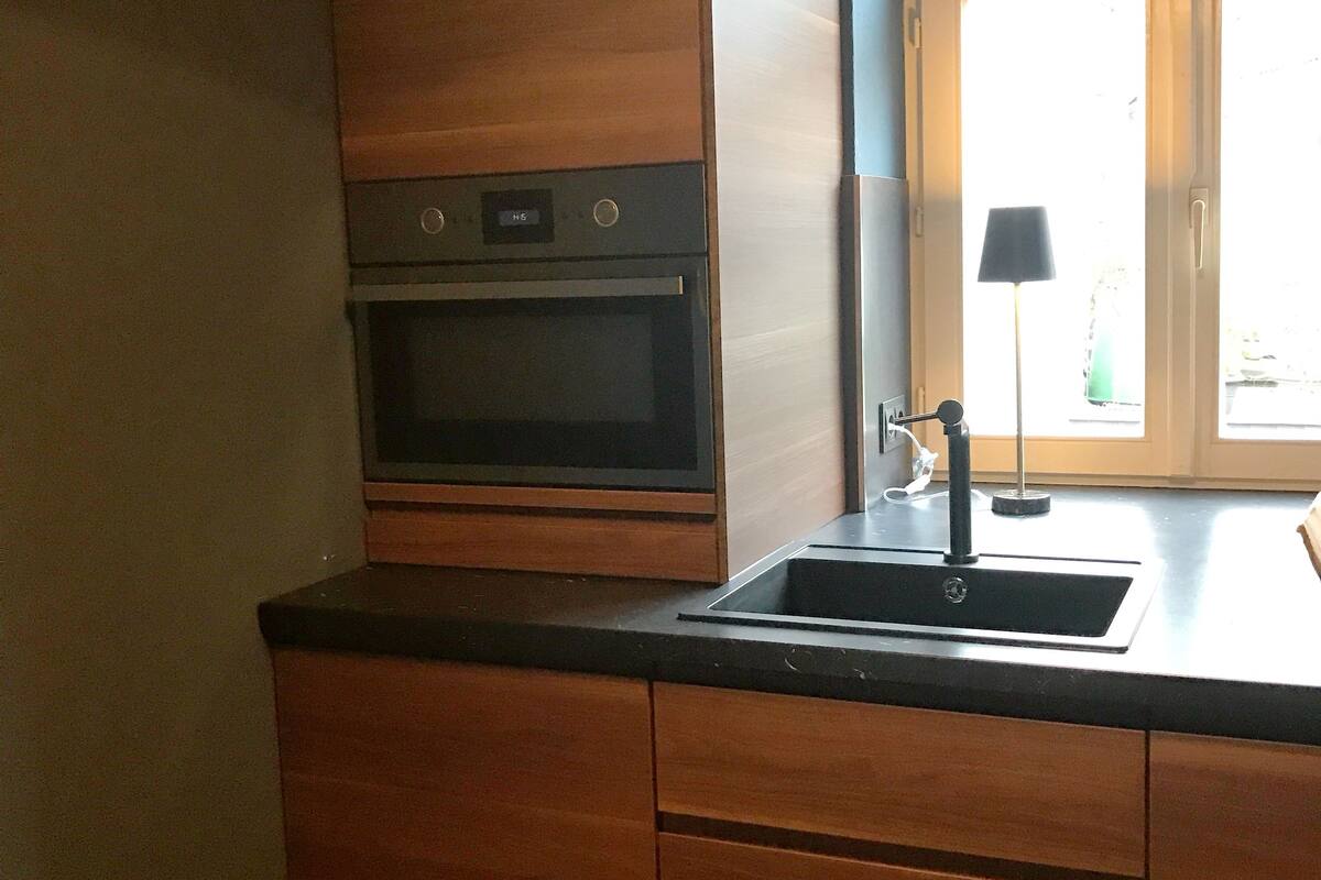 signature apartment, 2 bedrooms, non smoking, kitchen | private kitchen | high chair