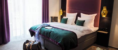 Habitación doble Confort, 1 cama King size | Ropa de cama de alta calidad y escritorio