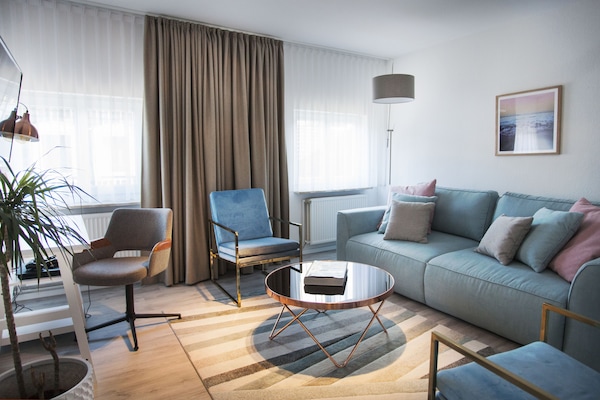 Apartamento luxo, 1 cama King | 1 quarto, roupas de cama premium, escrivaninha