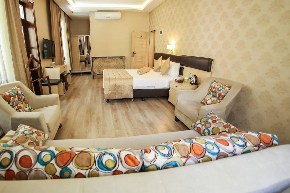 Ferhatin Sirin Odasi Suit | Minibar, in-room safe, desk, laptop workspace