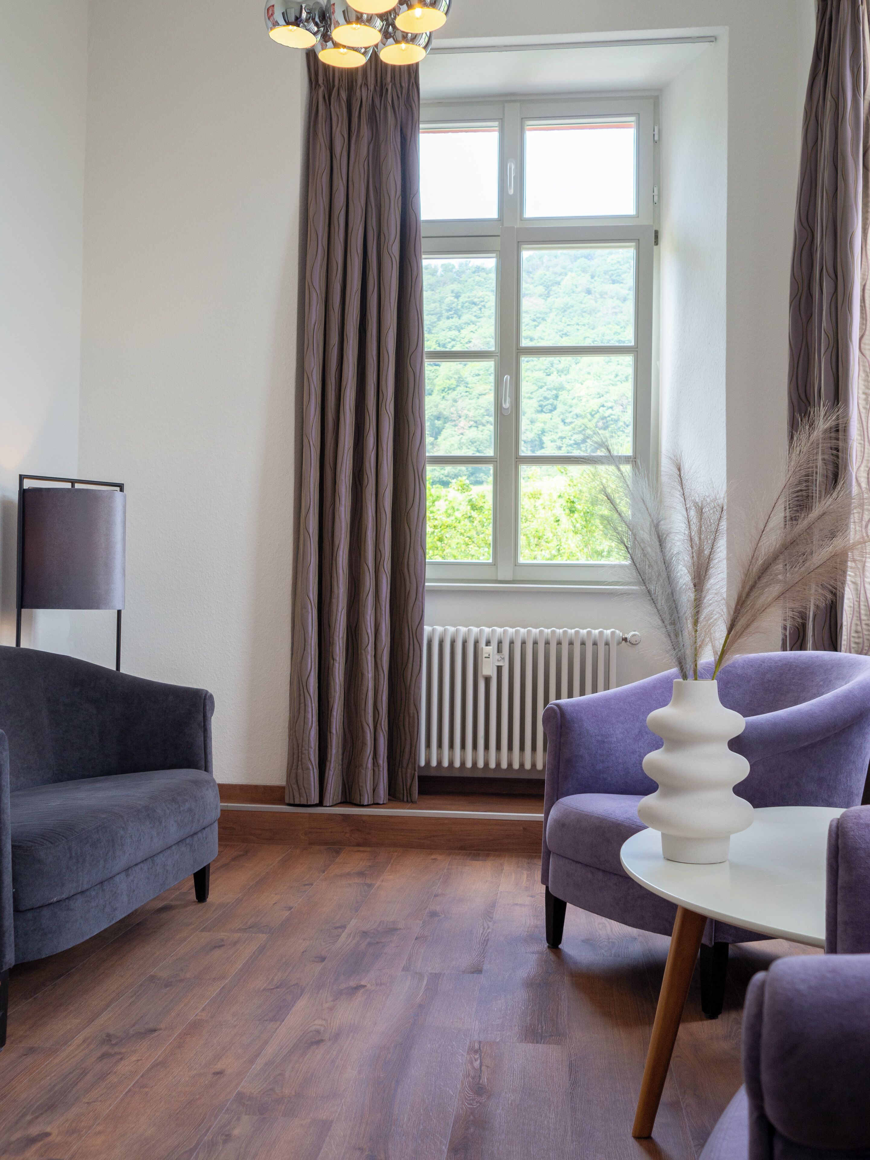 double room | living area | flat-screen tv